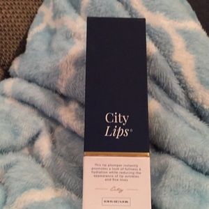 City lips clear lip plumper